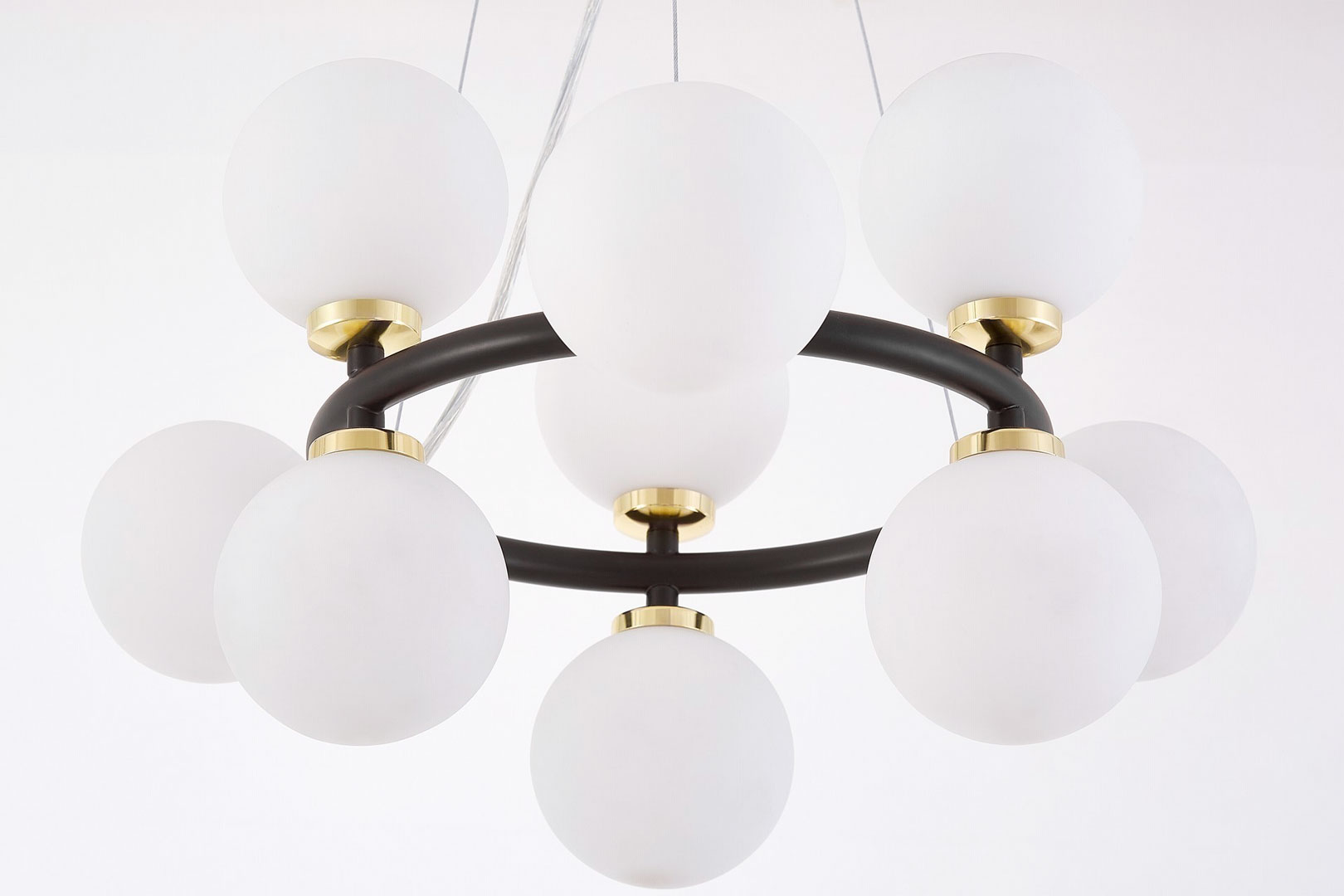 Crno-zlatni luster, elegantna višesvjetlosna visilica, bijela sjenila, staklene kugle - MARSIADA - Lumina Deco slika 3