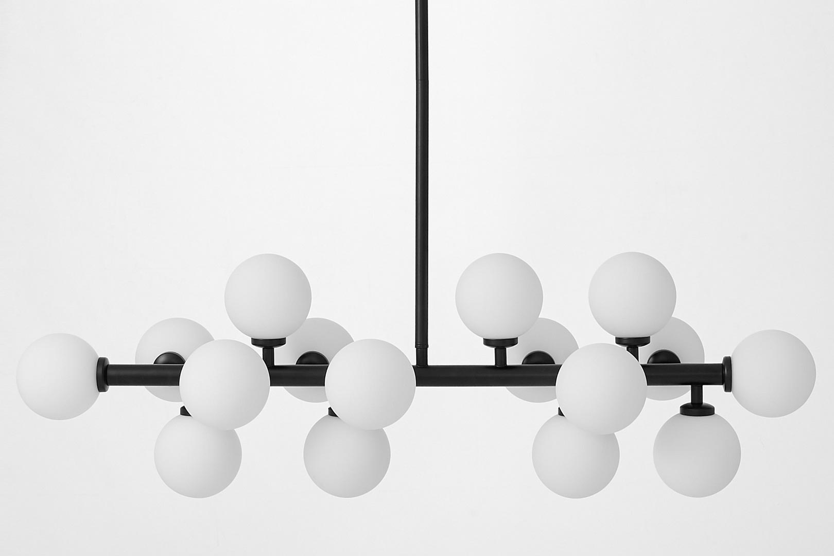 Ekskluzivni luster, crna viseća svjetiljka, visilica, bijele kuglice, staklena sjenila - PETRICA - Lumina Deco slika 2