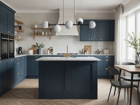 Crna viseća svjetiljka, na žici, sa uzdužnom rozetom i staklenim kuglicama - FINO