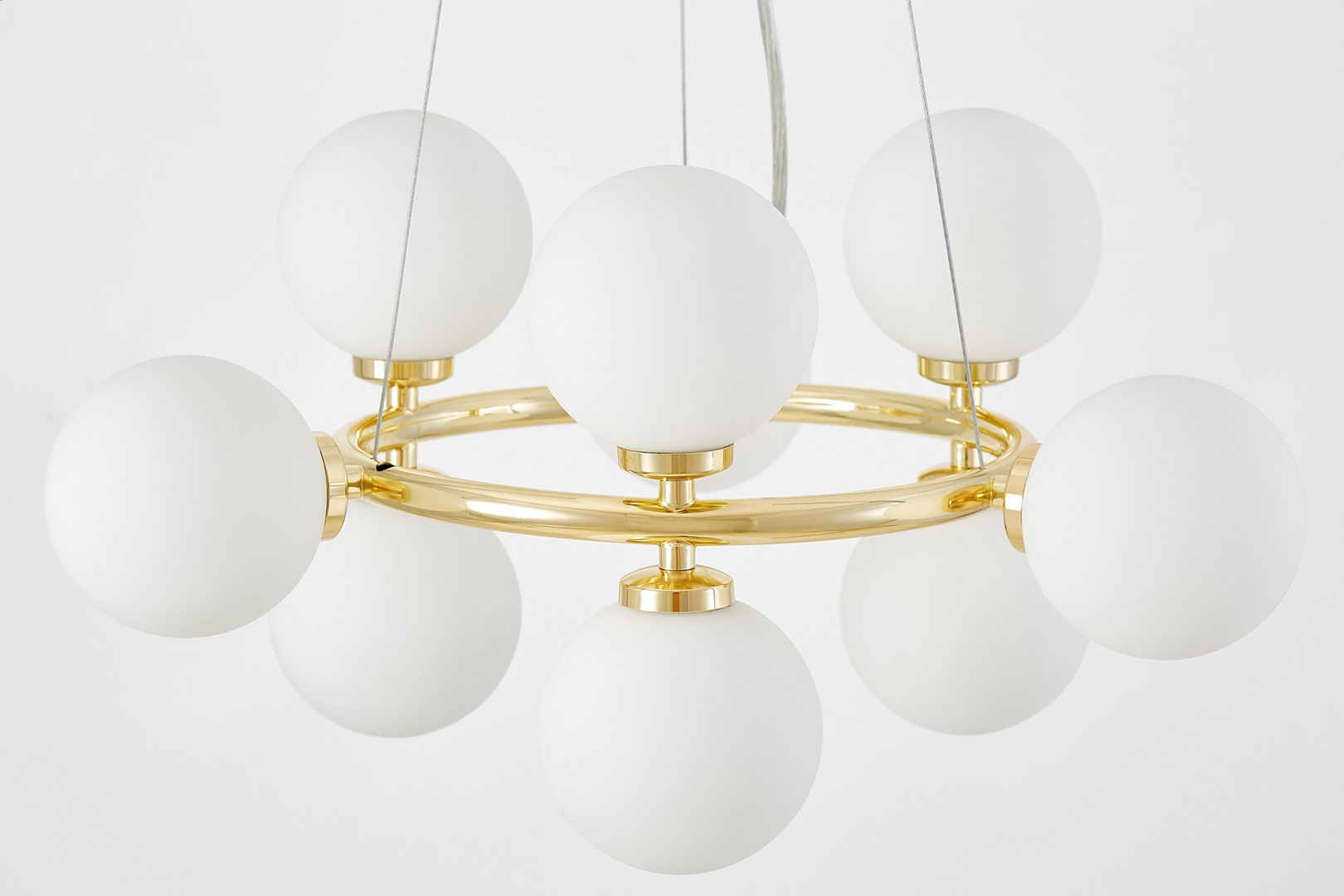 Zlatni luster, bijele staklene kugle, klasično zlato, glamurozna viseća lampa, svjetiljka - MARSIADA - Lumina Deco slika 4